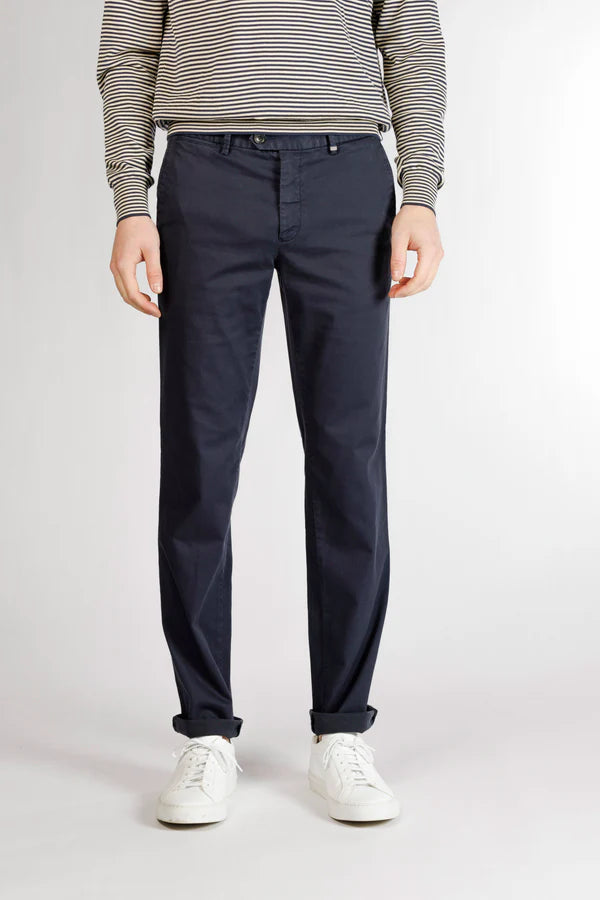 https://content.storeinfo.nl/applicatie/img/1104/20250827125040_2980391_MAGNUSP26393DARKNAVY1.webp