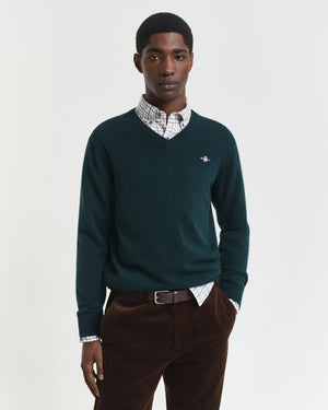 https://content.storeinfo.nl/applicatie/img/1104/20250828150743_581884_GANTlambswoolvneckgreen2.webp