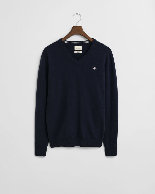 https://content.storeinfo.nl/applicatie/img/1104/20250828150900_553168_GANTlambswoolvnecknavy.webp