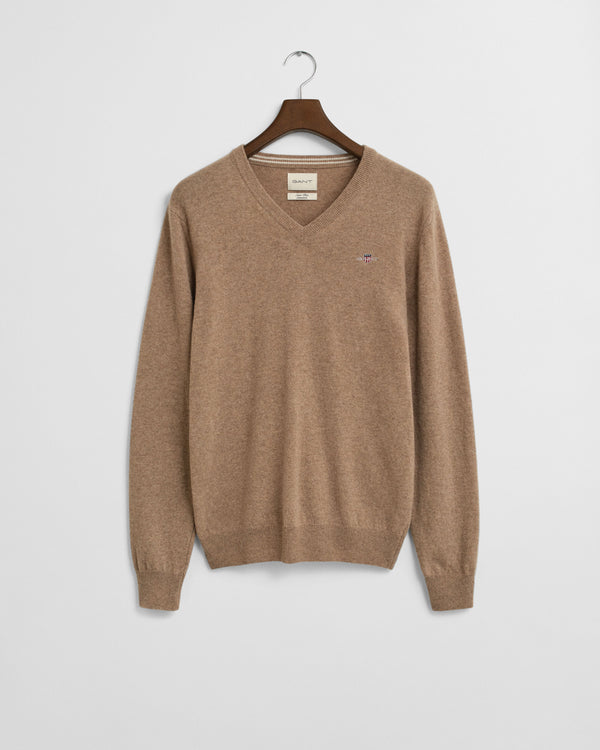 https://content.storeinfo.nl/applicatie/img/1104/20250828151032_575924_GANTlambswoolvneckbeige.jpg